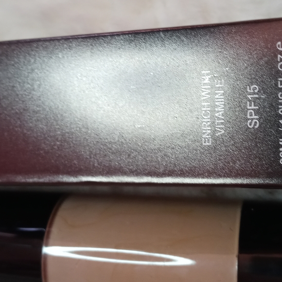 Cosmetics - Picture 3 of 4